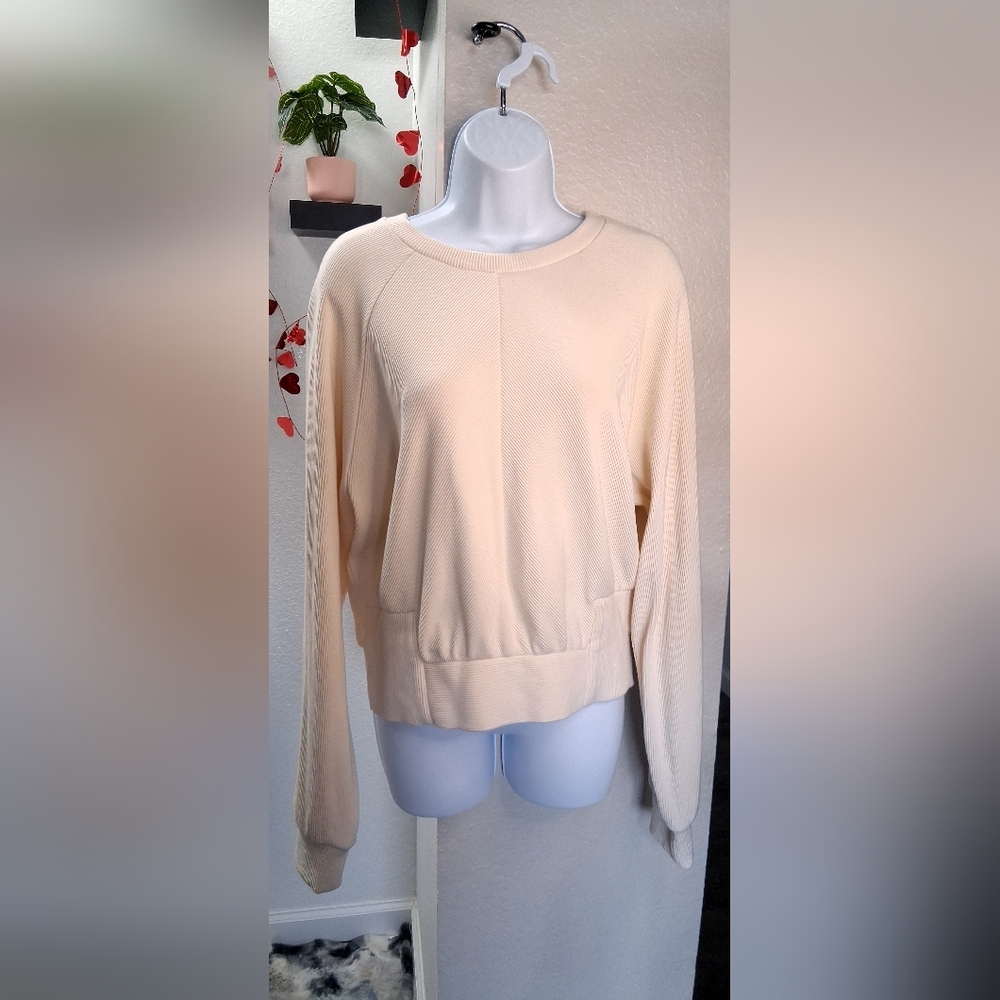 Express Cream Color Women Sweater, Size Large - Picture 3 of 14